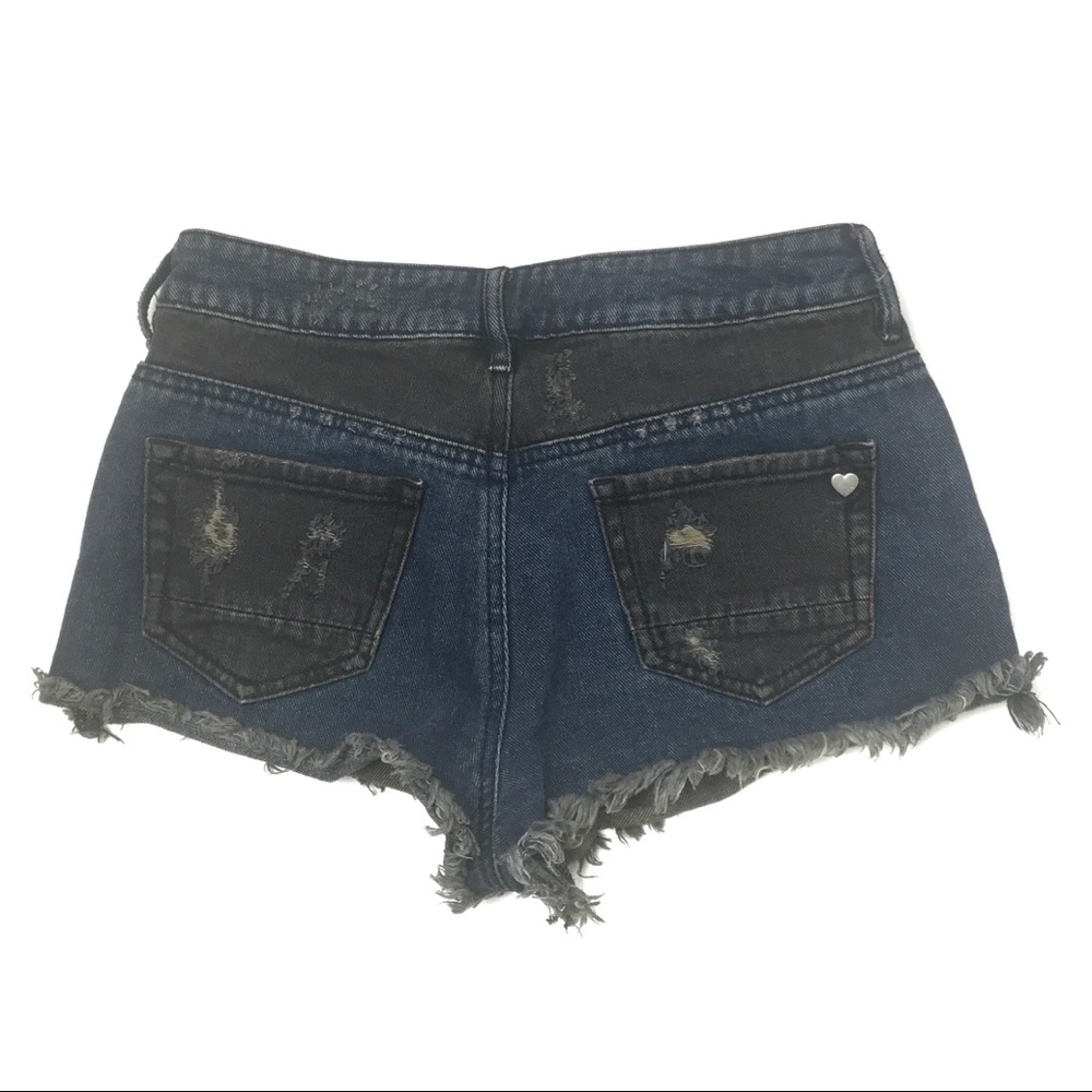 Kendall & Kylie Distressed Cutoff Jean Shorts - Picture 2 of 4